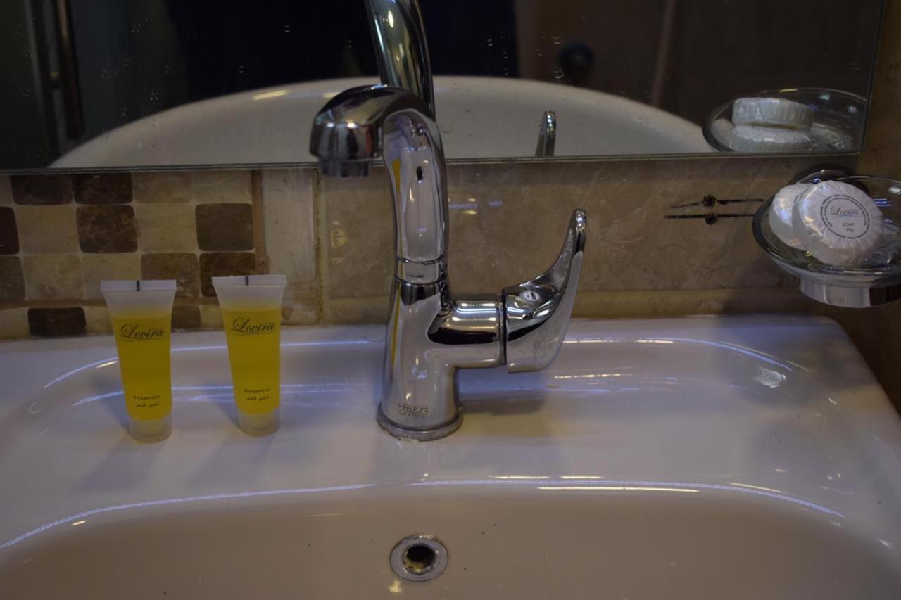 Baron Palace Hotel Suites Акаба Экстерьер фото