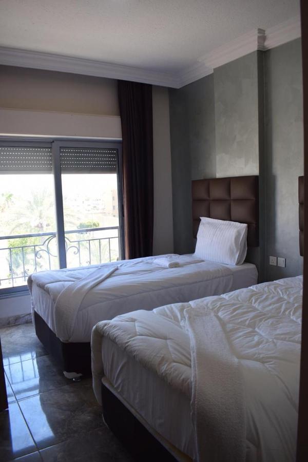 Baron Palace Hotel Suites Акаба Экстерьер фото