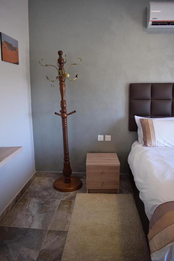 Baron Palace Hotel Suites Акаба Экстерьер фото
